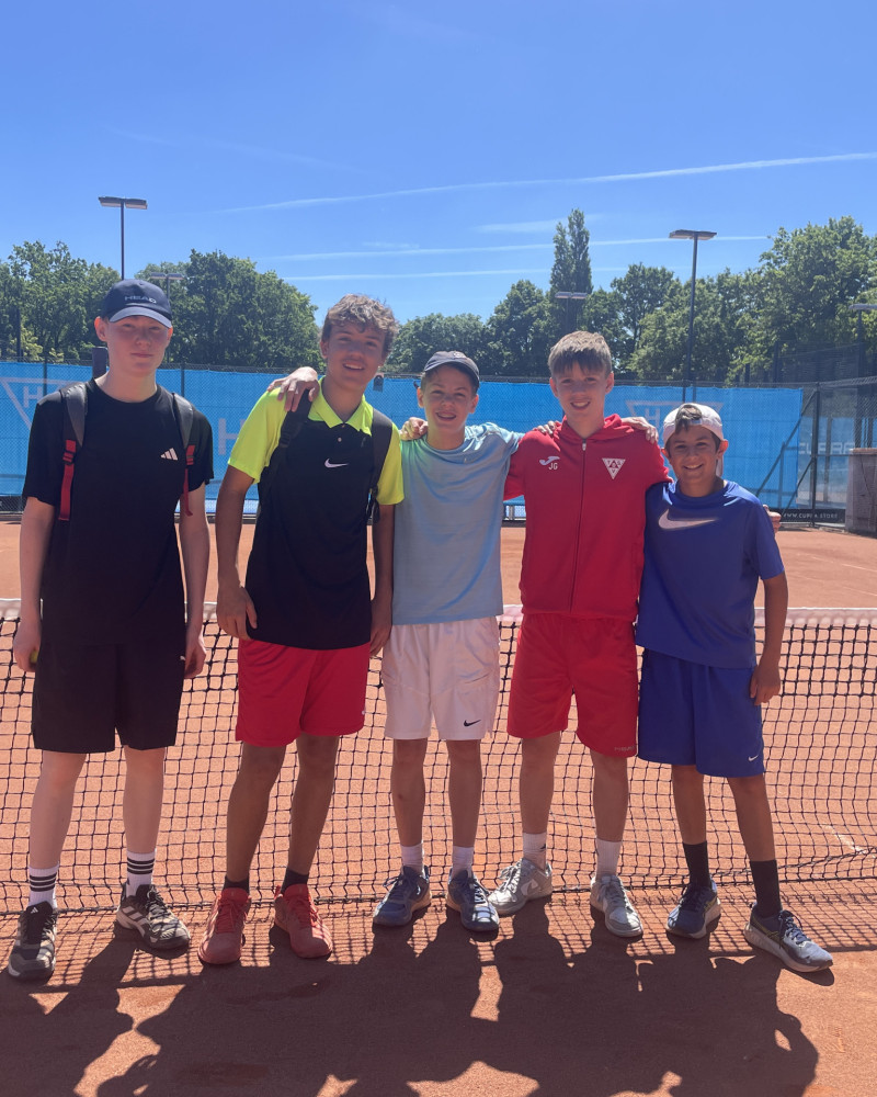 Tennis-Team der Elsa-Br&auml;ndstr&ouml;m-Schule siegt im Bezirksvorentscheid von Jugend-trainiert-f&uuml;r-Olympia